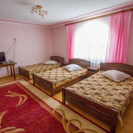 Orysya Hotel Kopychyntsi Exterior photo