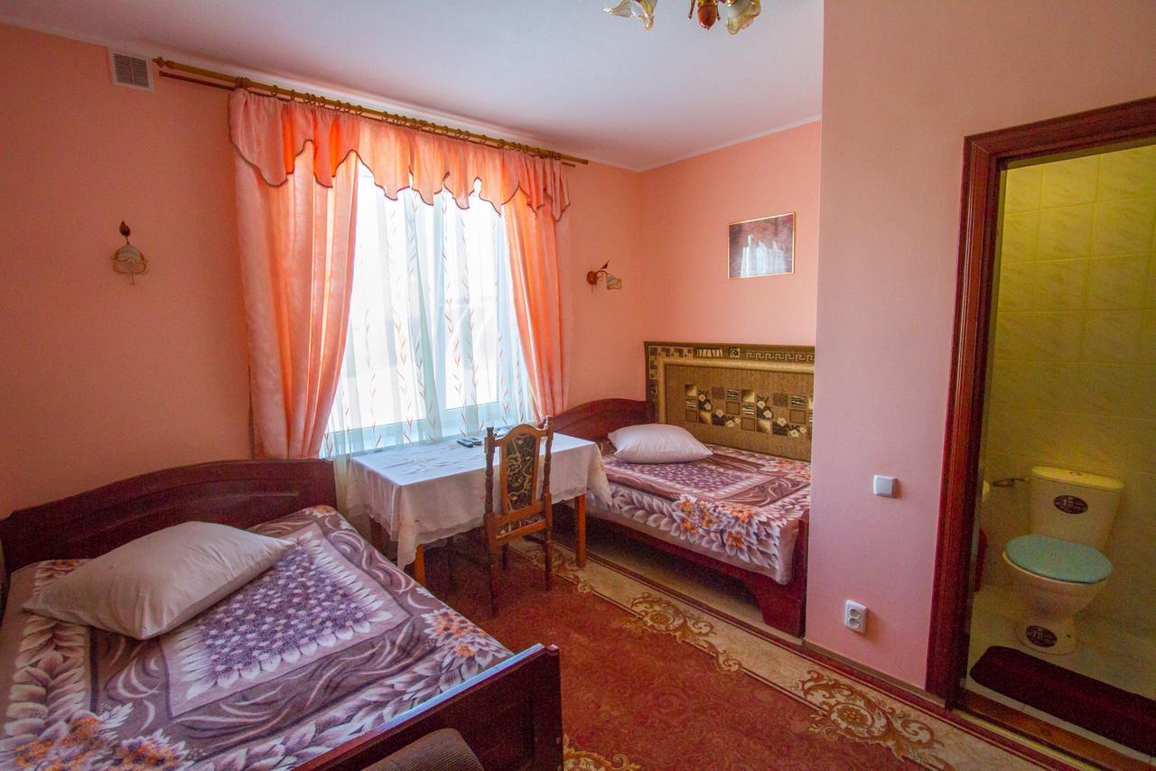 Orysya Hotel Kopychyntsi Exterior photo